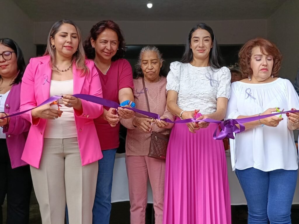 Crean Primer Colectivo de Mujeres en Tarímbaro, habrá apoyos y capacitaciones 2 Corte de listón de Colectivo, Voces de Mujer en Tarímbaro.
