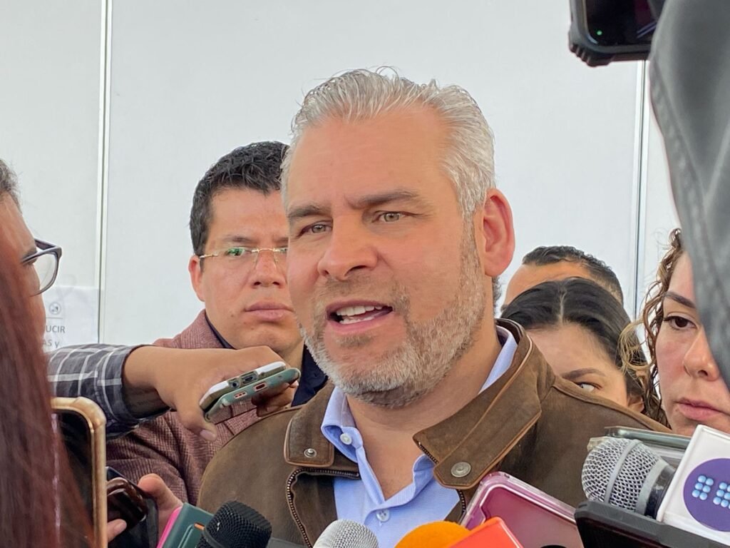 Gobernador de Michoacán descarta contingencia ambiental por incendio en el Lago de Cuitzeo 2 WhatsApp Image 2024 02 07 at 2.28.14 PM 1
