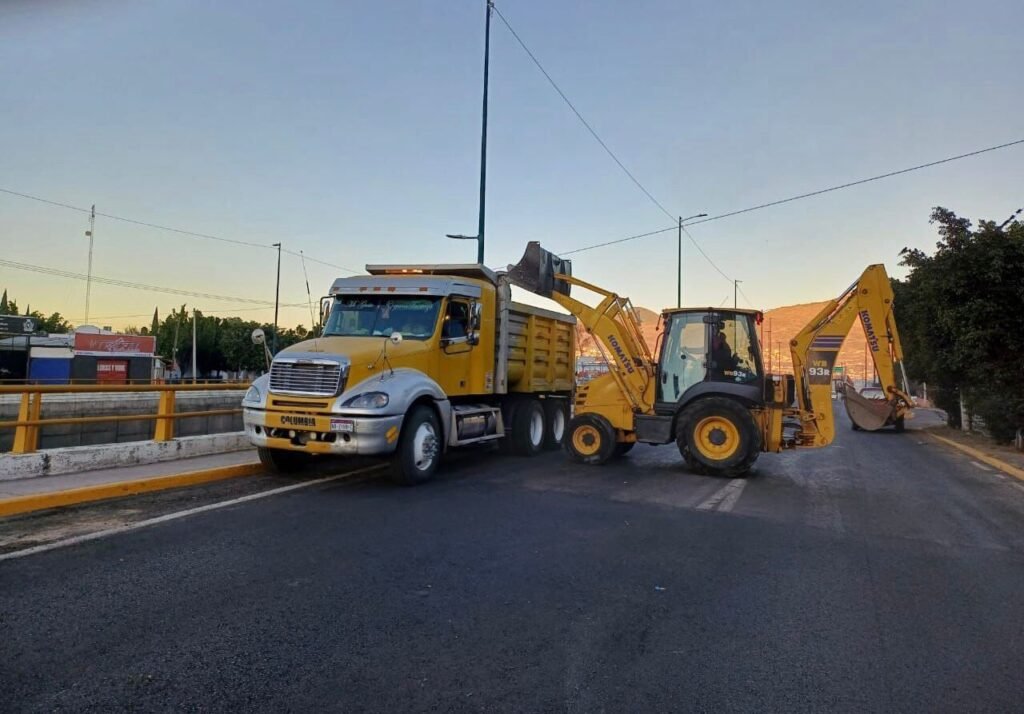Gobierno de Michoacán recoge concreto de distribuidor Morelos 3 img 20240205 wa00078867252901374001792