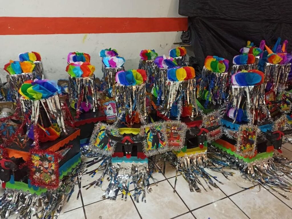 Toritos de Petate, Tradición Artesanal de Morelia 2 toritos de petate
