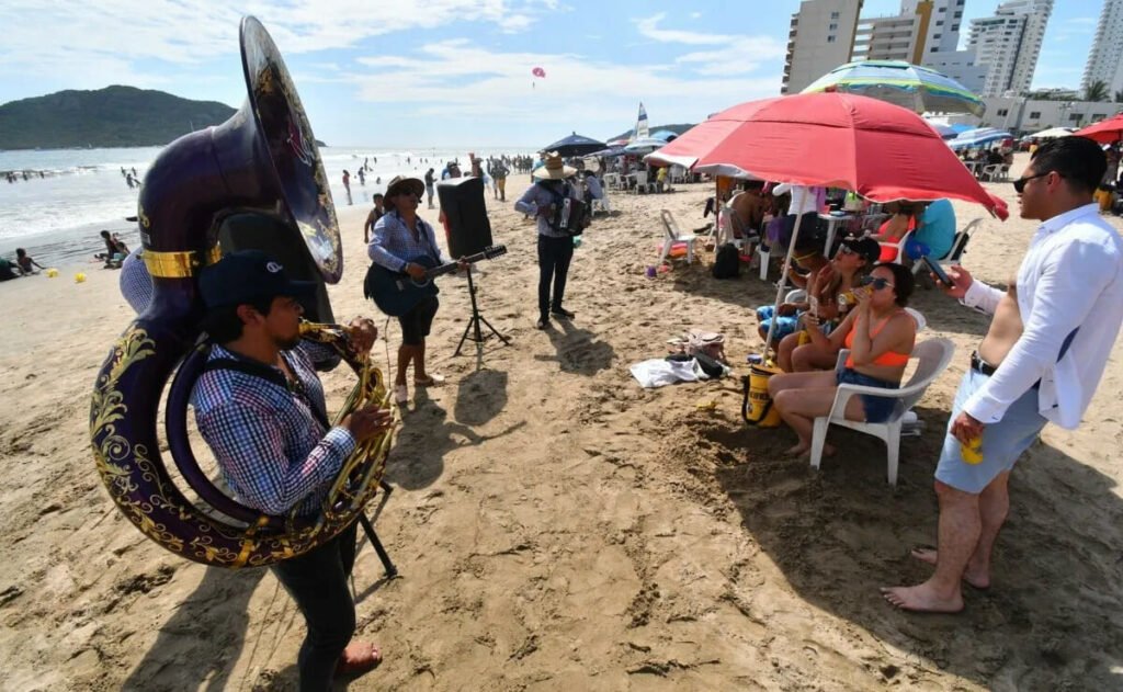 ¿Por qué se manifiestan los músicos de banda en Mazatlán? 3 MUSCIA BANDA mazatlan