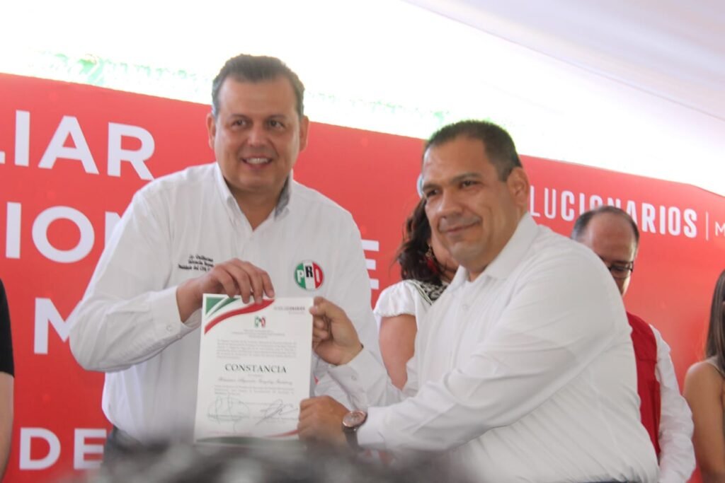 Bladimir González recibe constancia simbólica como candidato a alcalde de Tarímbaro 2 bladimir gonzalez tarimbaro