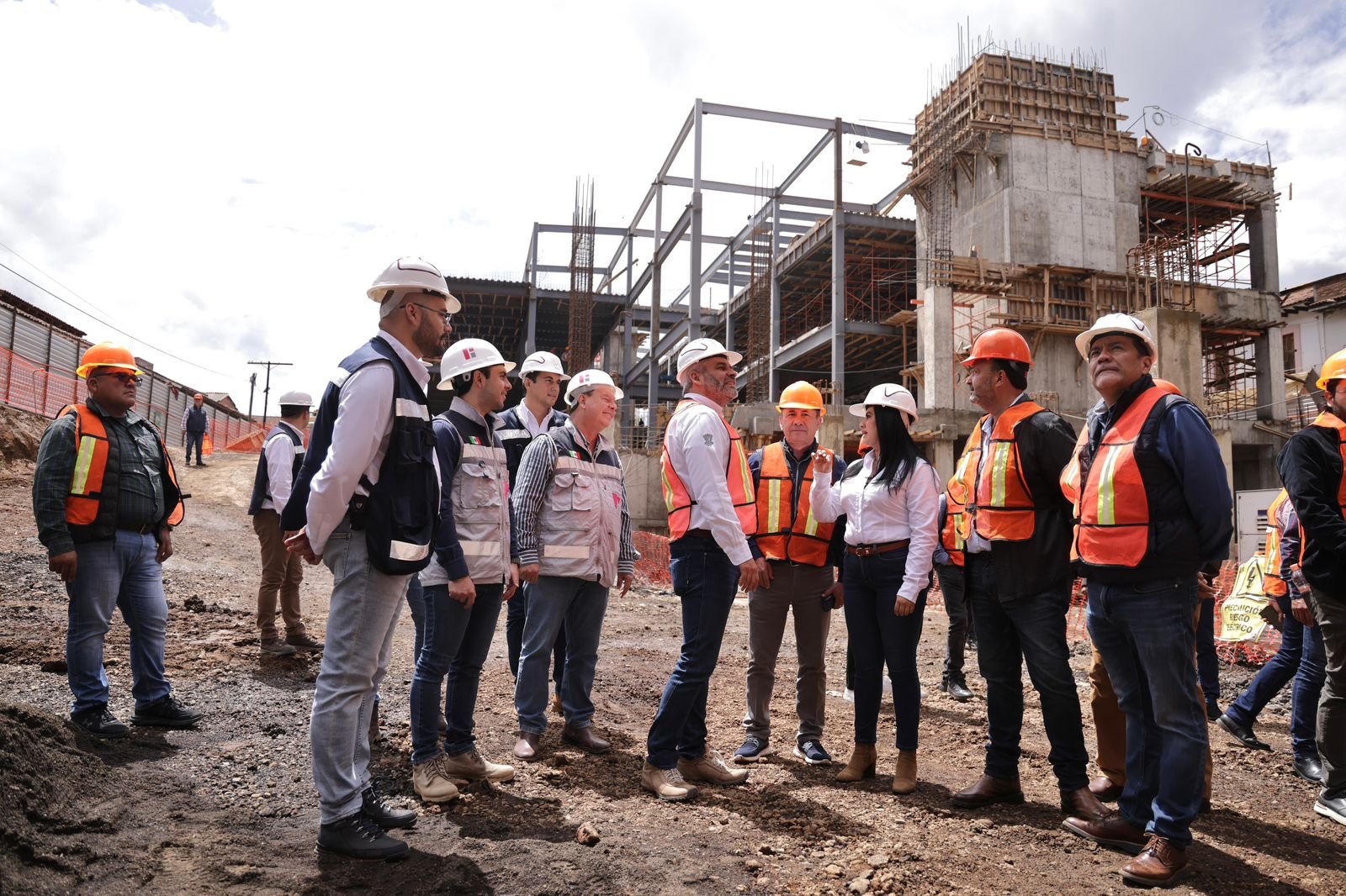 Nuevo mercado de Patzcuaro obra para el pueblo al 50 de construccion Bedolla 8 2 1