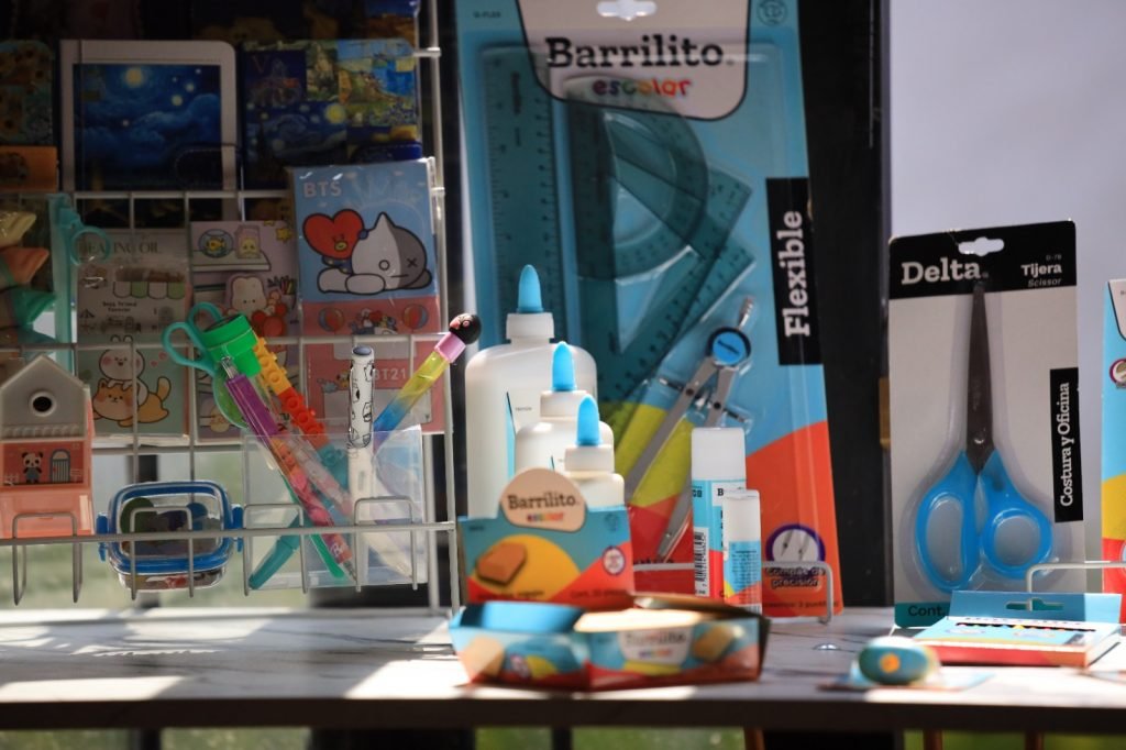 Canjearan Kit de Utiles Escolares por Tapitas de PET en Apoyo a Ninos con Cancer en Morelia 2