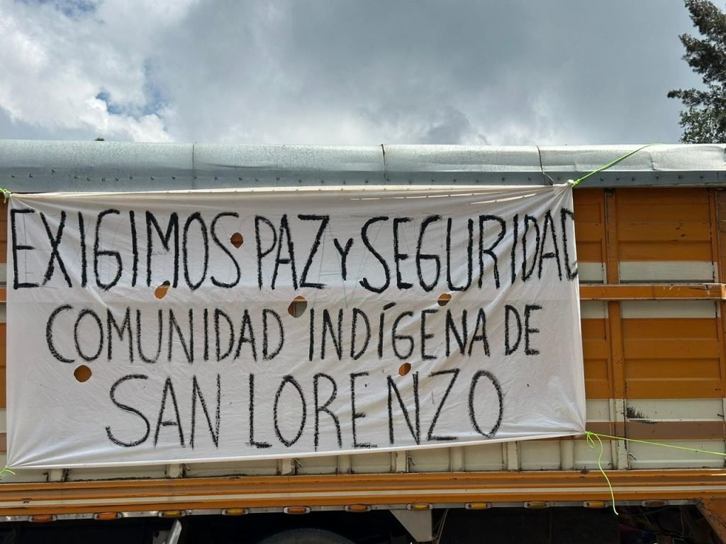 Habitantes de San Lorenzo protestan por la inseguridad en Uruapan f