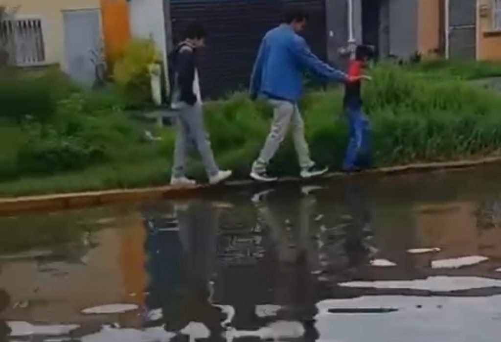 #Morelia Hacienda Tiníjaro Inundado con Aguas Negras 2 Morelia Hacienda Tinijaro Inundado con Aguas Negras