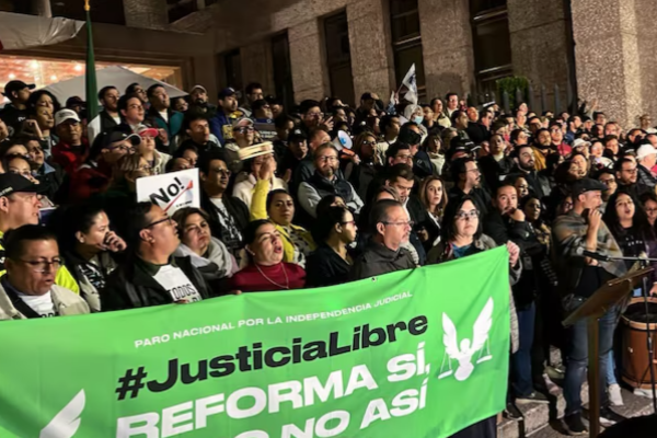 Paro de Trabajadores del Poder Judicial en Mexico en Protesta Contra la Reforma Judicial Propuesta por AMLO g