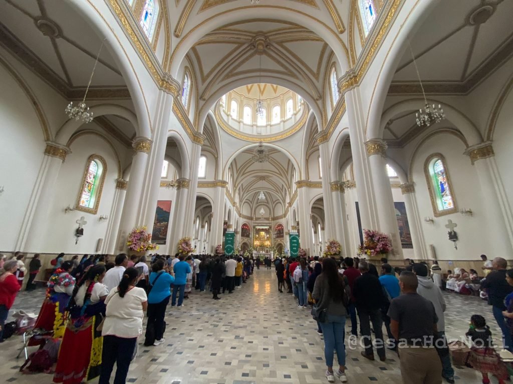 Pobladores juntaron 14 mdp para restaurar templo del Señor de los Milagros: Edil Nuevo Parangaricutiro 4 Pobladores juntaron 14 mdp para restaurar templo del Senor de los Milagros Edil Nuevo Parangaricutiro 2