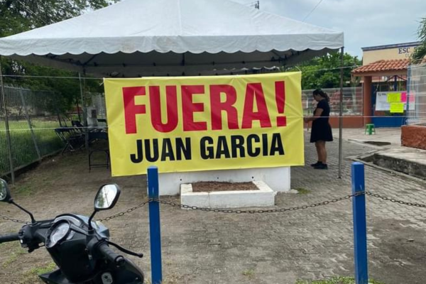Secundaria Técnica 8 de Coahuayana, Michoacán sin clases, padres de familia denuncian irregularidades 2 Secundaria Tecnica 8 de Coahuayana sin clases padres de familia denuncian irregularidades