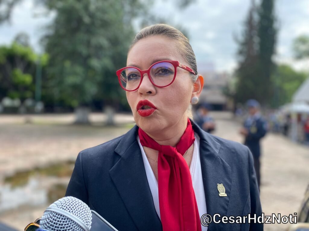 Comunidad estudiantil se motiva con ver ganar a los Zorros de la UMSNH Rectora Yarabi