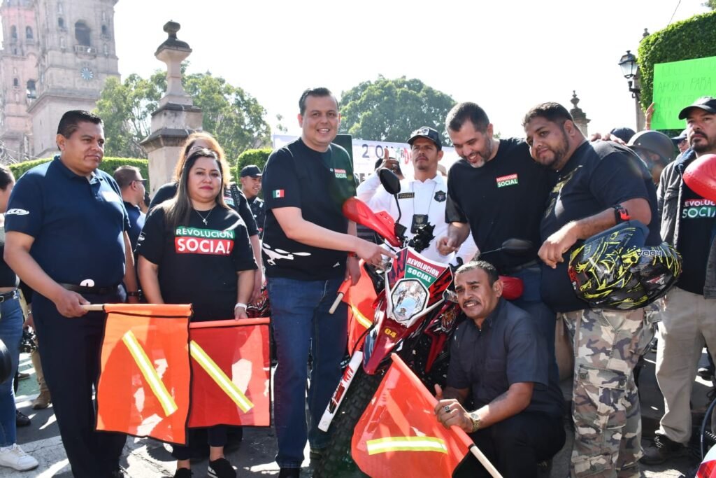 Memo Valencia y Santiago Sánchez donan cinco motocicletas al Agrupamiento Tigre AC para reforzar la seguridad en Morelia 2 Memo Valencia y Santiago Sanchez donan cinco motocicletas al Agrupamiento Tigre AC para reforzar la seguridad en Morelia 2