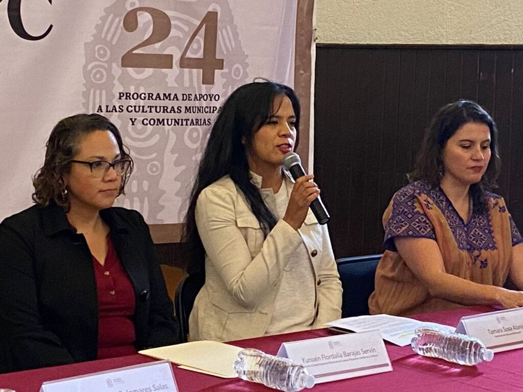 Michoacan distribuye mas de un millon de pesos en proyectos culturales regionales 6