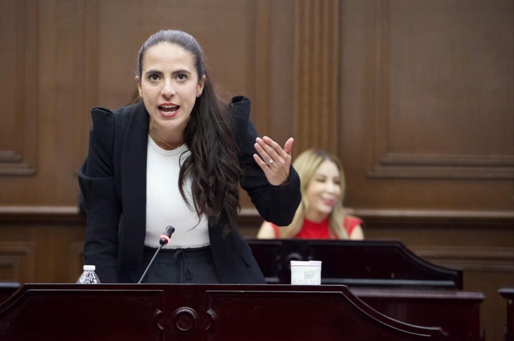 Alfonso gobierna Morelia con politica rancia Diputada Bugarini respecto al tema de autogobierno