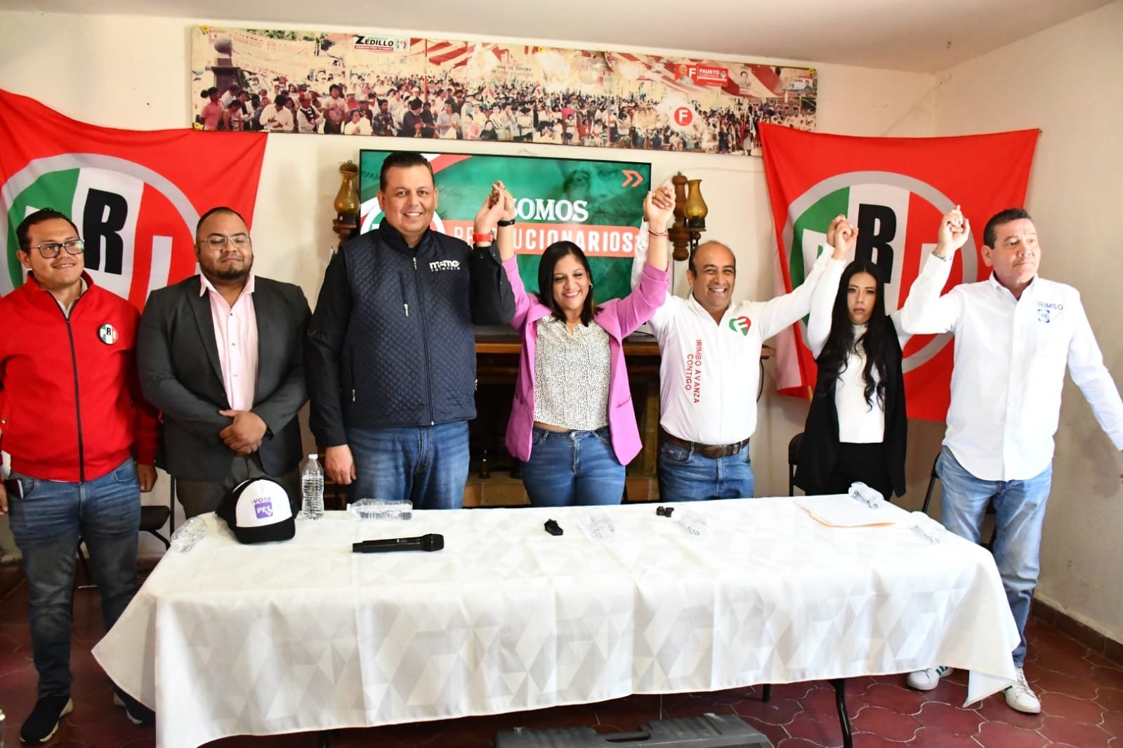 Declinan candidatas del PES y Tiempo por Mexico a favor del PRI en Irimbo 809