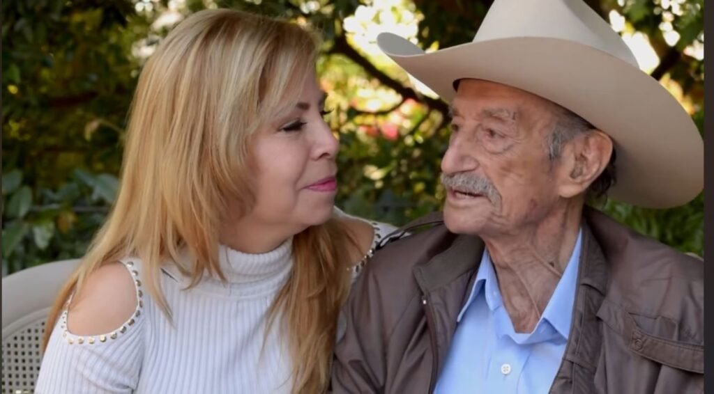 Hija de Mario Almada graba producción cinematográfica en el centro de Morelia 2 Hija de Mario Almada graba produccion cinematografica en el centro de Morelia