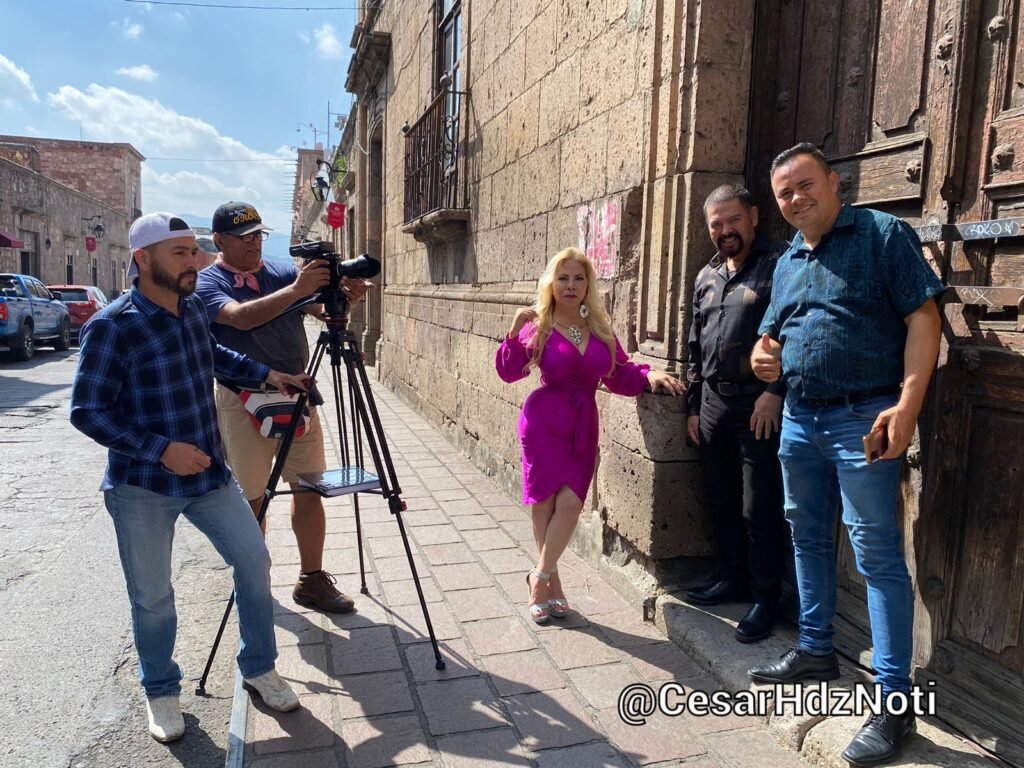 Hija de Mario Almada graba producción cinematográfica en el centro de Morelia 3 Hija de Mario Almada graba produccion cinematografica en el centro de Morelia 67