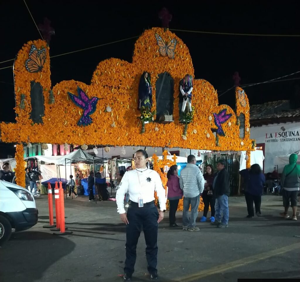 Elementos de Seguridad Vial de Michoacán listos para ayudar a paseantes en Día de Muertos 2 img 20241101 wa00533123030115866026974