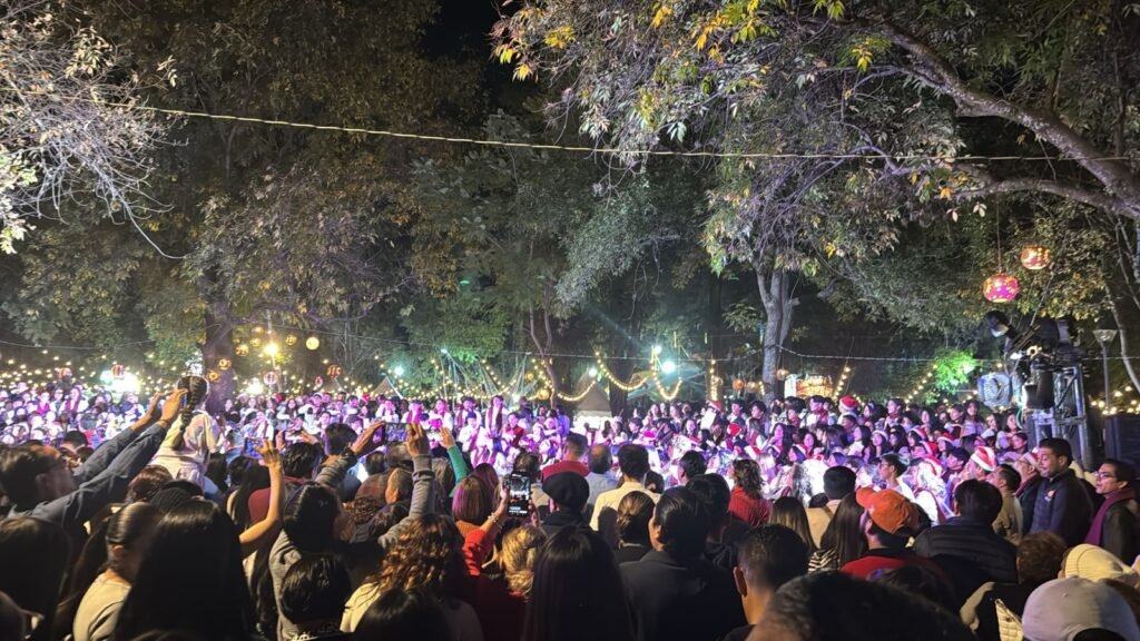 <br>El Coro Monumental Navideño llenó de música y alegría los jardines de Ceconexpo 3 img 20241215 wa00558335028188374894953
