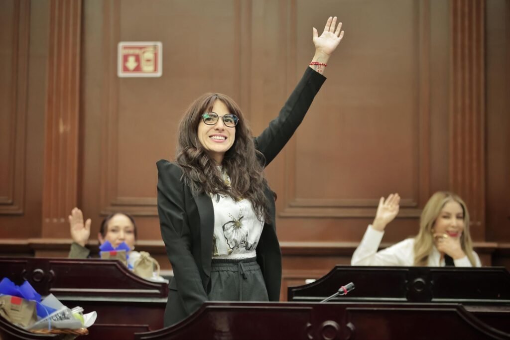 La 4T cumple, el distribuidor vial del Mercado de Abastos ya es un hecho: Giulianna Bugarini 2 img 20241218 wa00502860911194663000881