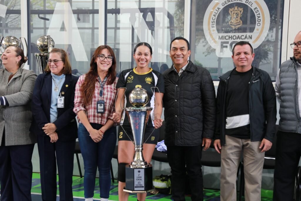 Reconoce Fiscal General entrega y compromiso del personal en actividades deportivas 3 img 20241220 wa00087299665304860383936