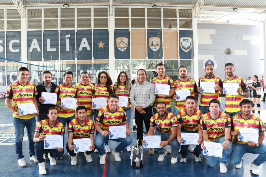 Reconoce Fiscal General entrega y compromiso del personal en actividades deportivas 2 img 20241220 wa00148375405914254581373