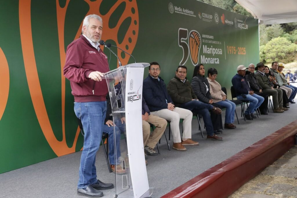 Gobernador de Michoacán celebra 50 años del descubrimiento la Mariposa Monarca 3 Gobernador de Michoacan celebra 50 anos del descubrimiento la Mariposa Monarca 89