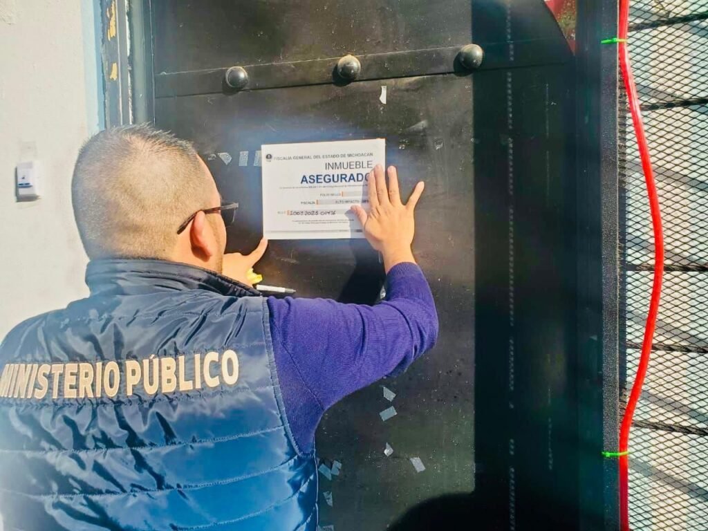 Fiscalía General asegura inmueble en la colonia Ventura Puente; se aseguraron tres motocicletas y 950 dosis de narcótico 3 img 20250121 wa01055391139553205336597