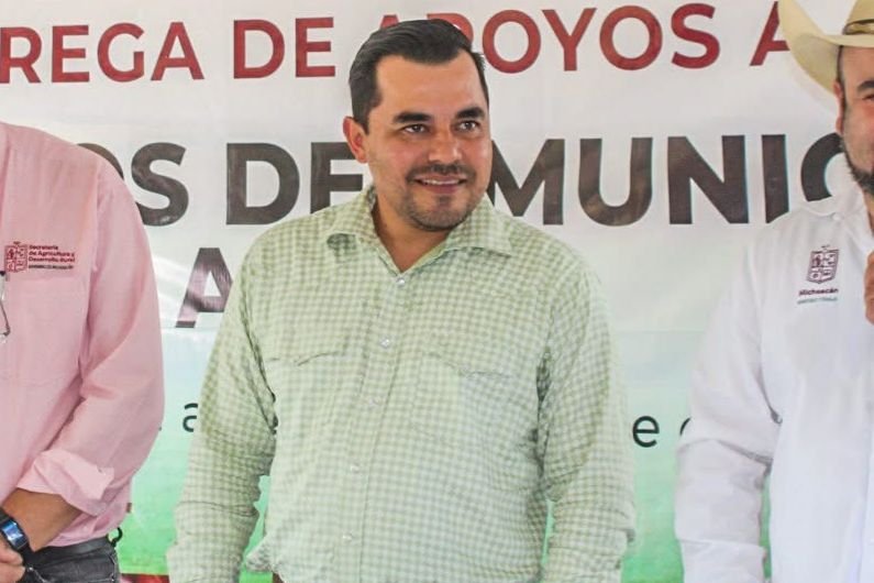 Avistamiento de ballenas fortalecerá el turismo en playas de Michoacán: Presidente de Aquila 2 img 20250129 wa00092874612283506674806