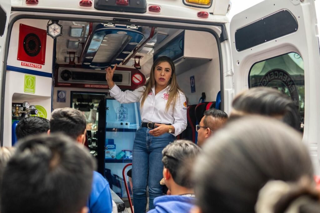 Salvador Escalante hace historia con la entrega de su primera ambulancia propia 2 img 20250130 wa00581882196281714411592