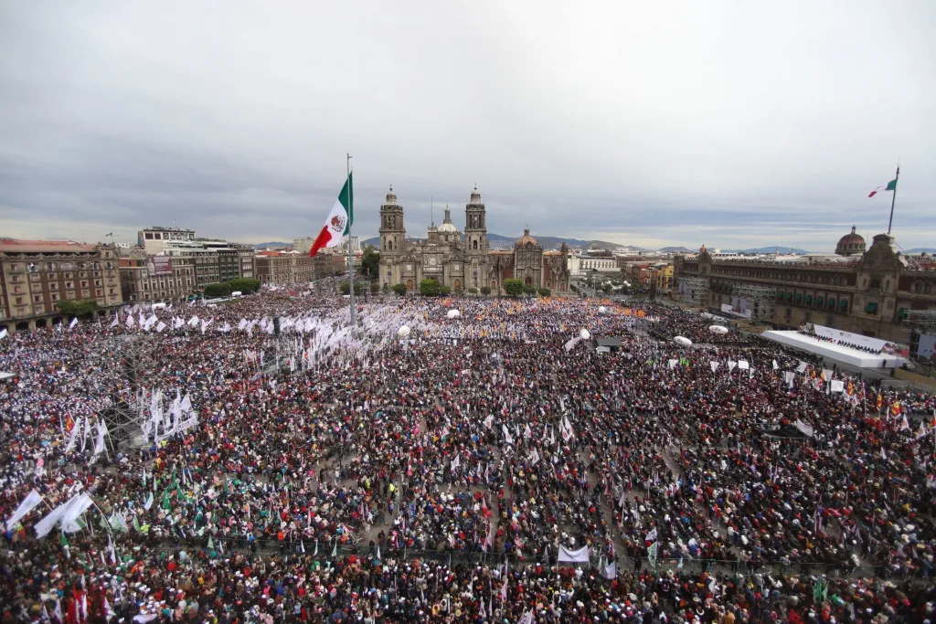 sheinbaum envia mensaje trump informe 100 dias gobierno zocalo 2