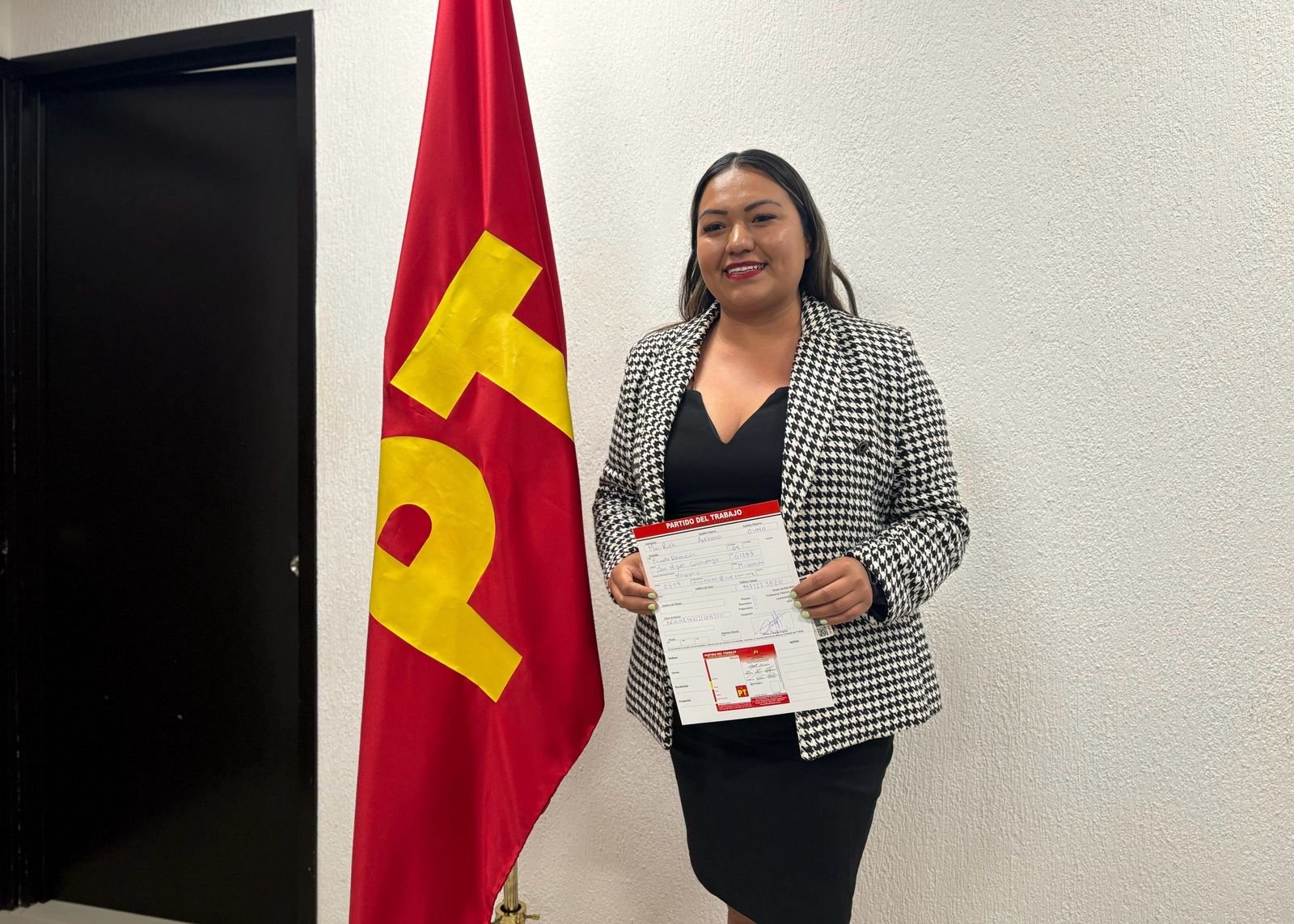La regidora de Maravatio Mari Ruth Arellano se suma al PT en Michoacan 78iu
