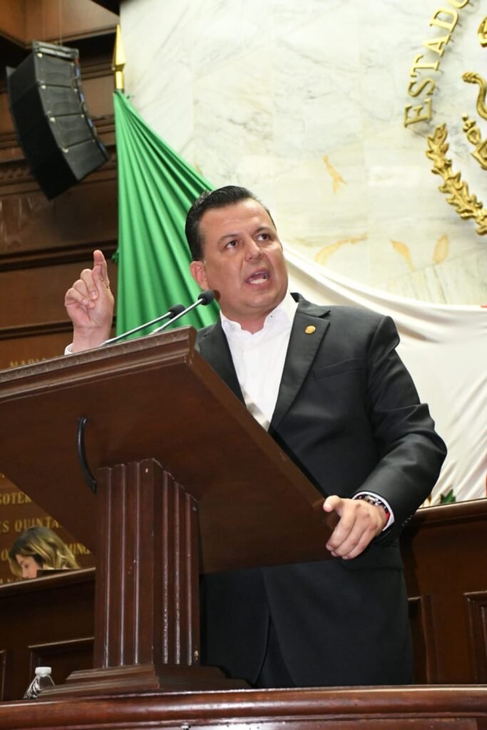 Propone Memo Valencia crear santuarios de protección de animales víctimas de la violencia en Michoacán 2 No se trata solo de prohibir peleas de animales se debe dar solucion viable para el destino y proteccion de estos seres sintientes afirmo el diputado priista 890