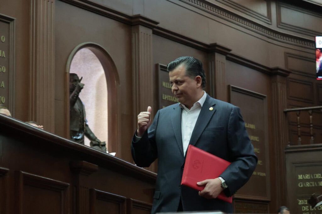 Congreso de Michoacán aprueba iniciativa de Memo Valencia para que se festeje el Día del Padre cada 10 de Junio 3 Congreso de Michoacan aprueba iniciativa de Memo Valencia para que se festeje el Dia del Padre cada 10 de Junio 2