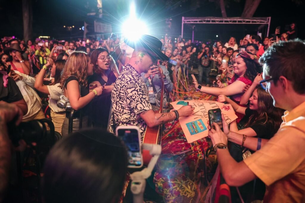 Piso 21 rinde homenaje a El Buki en el Festival Michoacan de Origen p