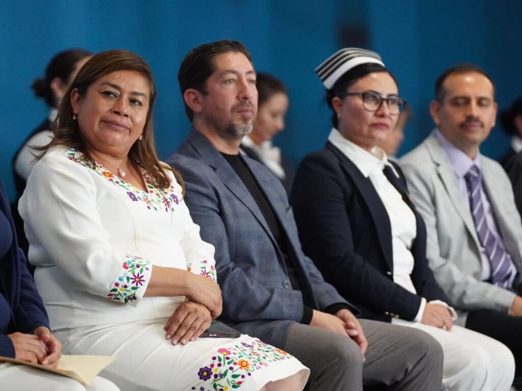 Reconoce Belinda Iturbide labor de las y los enfermeros en su dia 8
