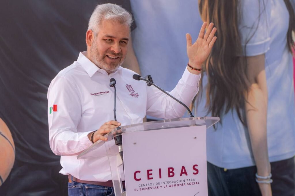 Bedolla promete que pronto Zacapu tendrá campus de la UMSNH 3 img 20250516 wa00674706435019810509048