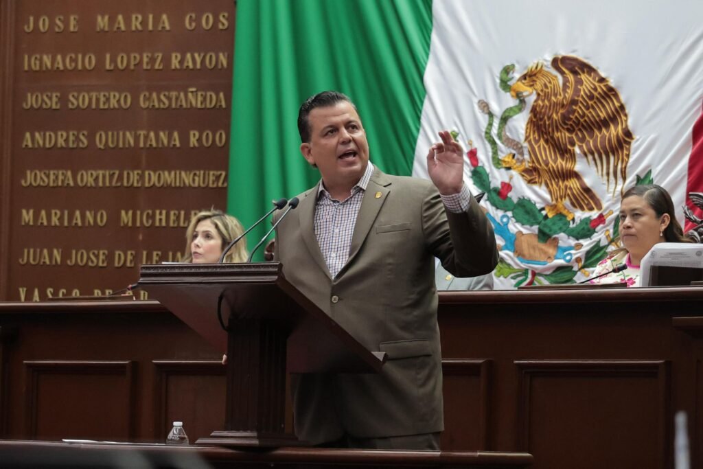 Propone Memo Valencia renovar placas cada diez años en Michoacán 3 img 20250529 wa00366997891129022666766