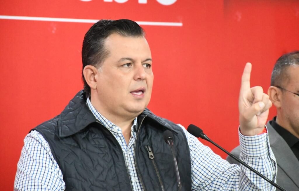 En Zitacuaro no manda el presidente municipal manda el crimen organizado Memo Valencia 89