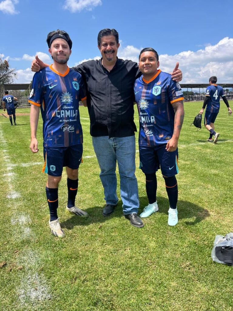 El deporte es salud Dr Simbad Solorio entrega uniformes para Interdependencias 6