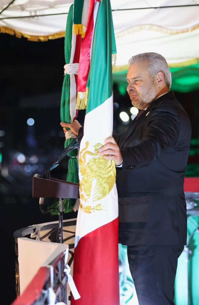 En un ambiente de orgullo y unidad, Bedolla da tradicional Grito de Independencia en Michoacán 3 img 20250916 wa00083140813246135886536