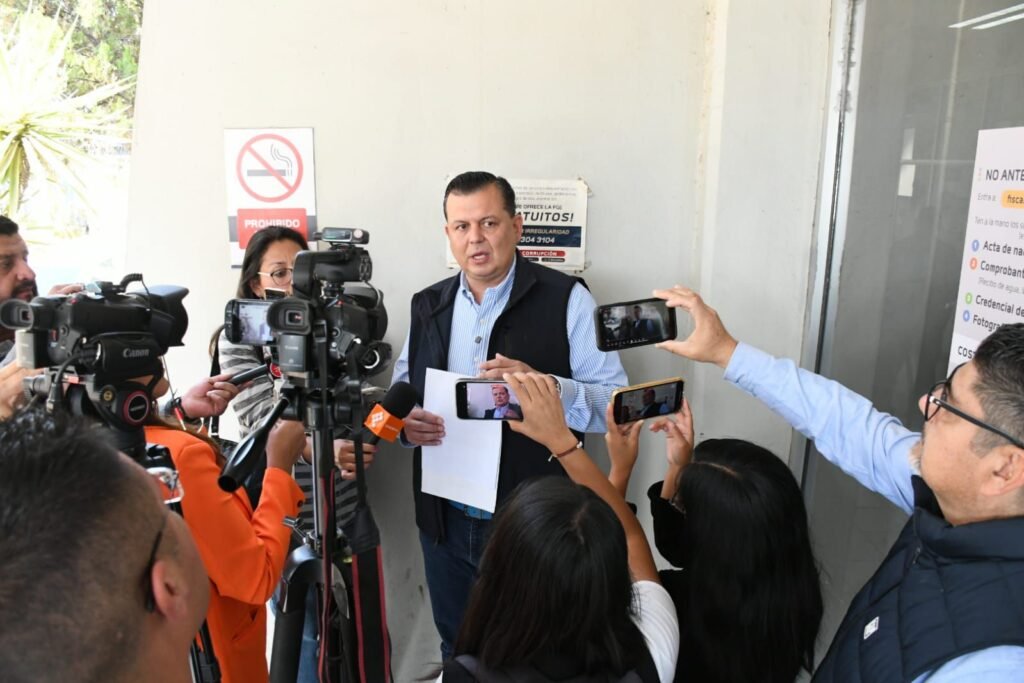 Denuncia penalmente Memo Valencia a Leonel Godoy 2 img 20260112 wa00642273464222787565904