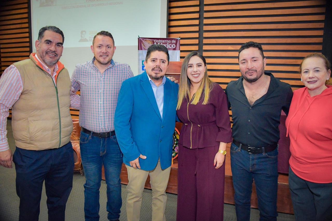 FAIS 2026 fortalece el desarrollo de Salvador Escalante Dayana Perez