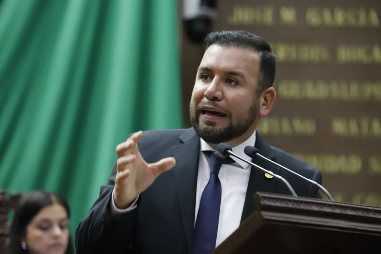 Propone Reyes Galindo institucionalizar el 24 de enero como el "Día del Empleado Municipal" en Michoacán 1 Propone Reyes Galindo institucionalizar el 24 de enero como el Dia del Empleado Municipal en Michoacan