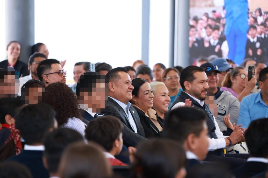Acerca FGE herramientas de seguridad digital a juventudes en Villas del Pedregal 2 1002039699