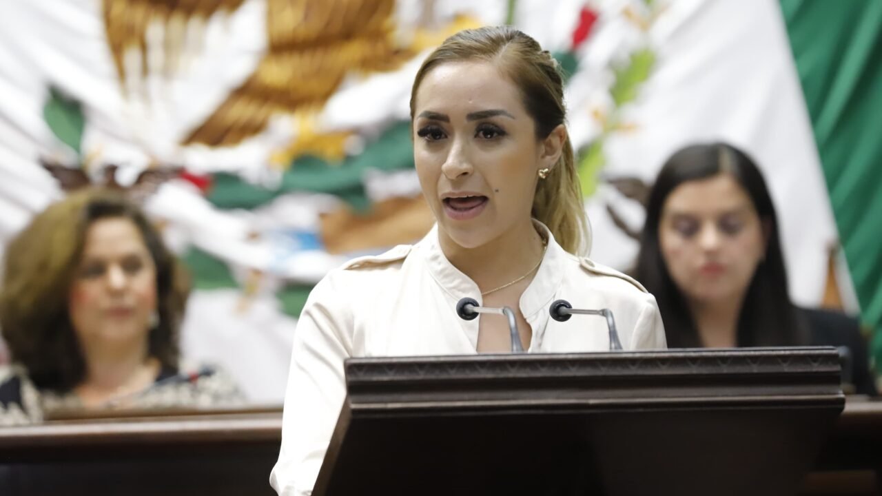 Congreso de Michoacán aprueba reforma impulsada por Grecia Aguilar para proteger economía de las familias y frenar abusos en escuelas