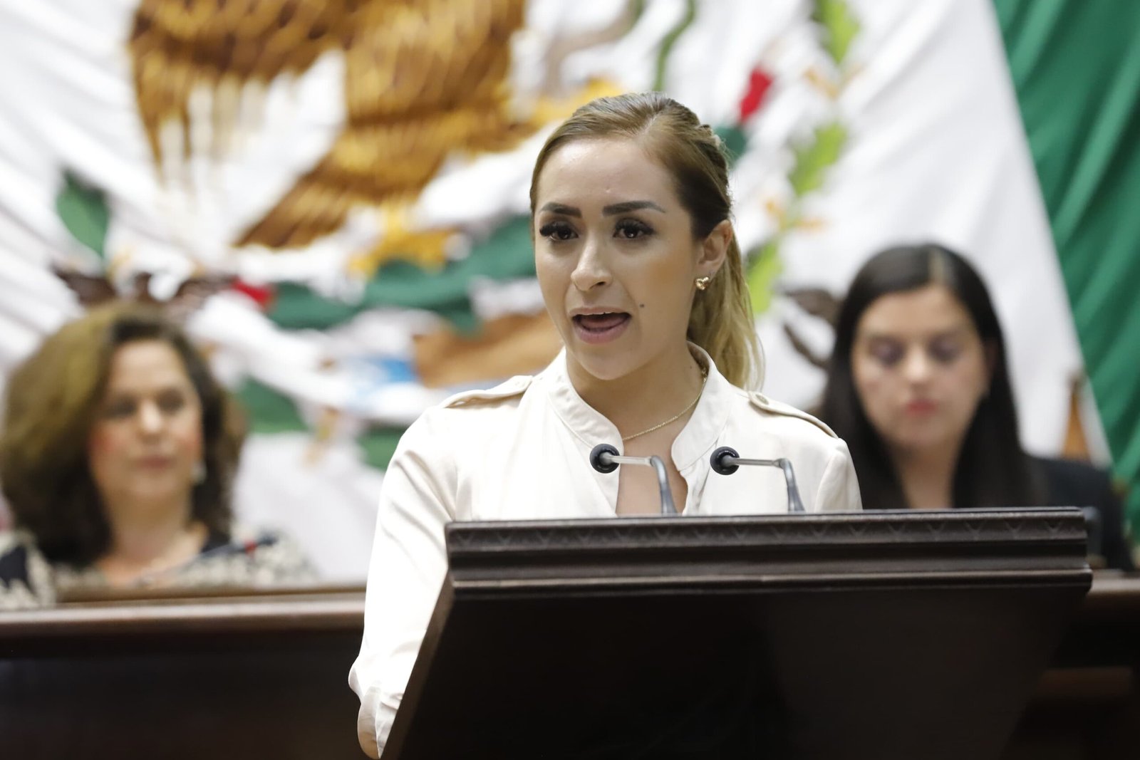 Congreso de Michoacán aprueba reforma impulsada por Grecia Aguilar para proteger economía de las familias y frenar abusos en escuelas 1 IMG 20260521 WA0006 scaled