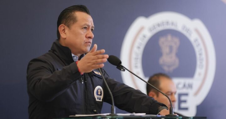 Carlos Torres Piña impulsa Sistema PRESENTE para fortalecer seguridad escolar y brindar tranquilidad a las familias