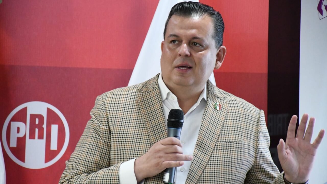 Gobierno estatal asfixia a municipios, los deja sin recursos por financiar el teleférico: Memo Valencia