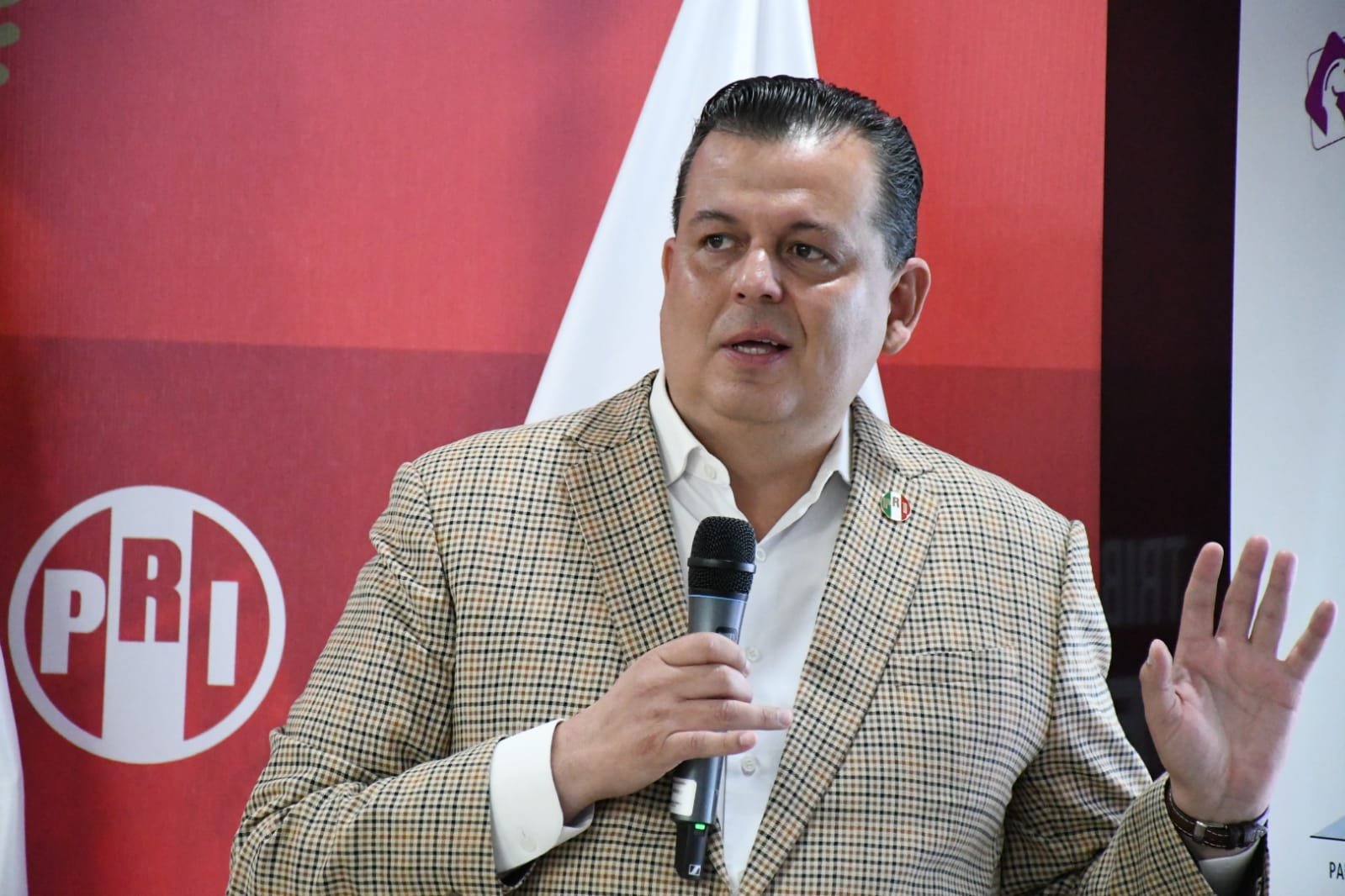 Gobierno estatal asfixia a municipios, los deja sin recursos por financiar el teleférico: Memo Valencia 1 Memo Valencia