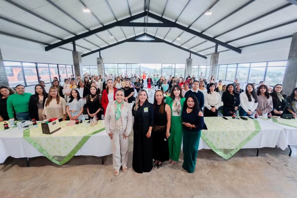 Dayana Pérez destaca importancia del liderazgo de las mujeres en la vida pública 2 Dayana Perez destaca importancia del liderazgo de las mujeres en la vida publica 1024x683 1